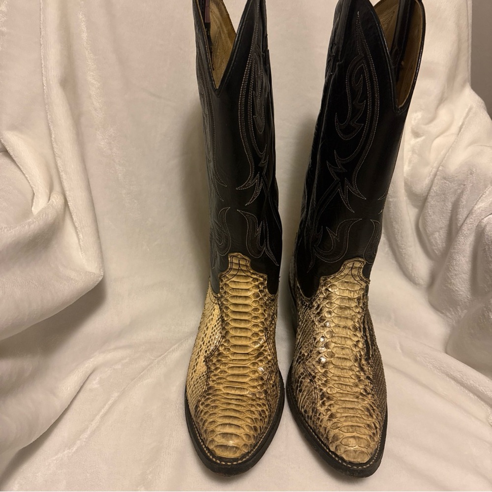 Vintage Back Cut Python Cowboy Boots 9 D Snakeskin USA Made Stylish cowboy boots